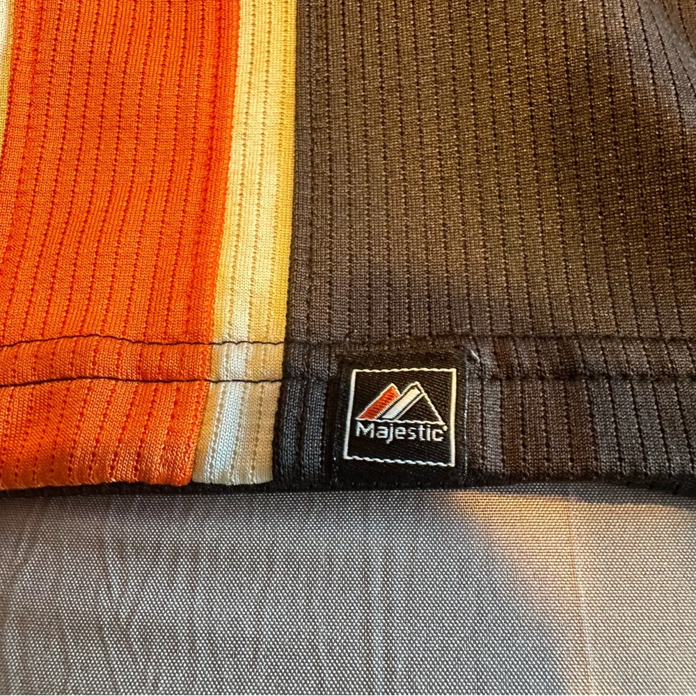 MLB Giants Logo Jersey - Picture 3 of 4